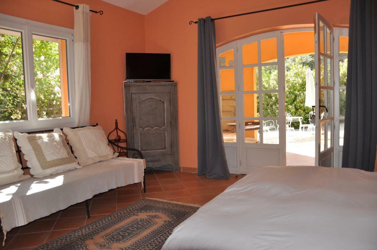 Bed and Breakfast Mas Des Oliviers Saint-Marc-Jaumegarde Экстерьер фото
